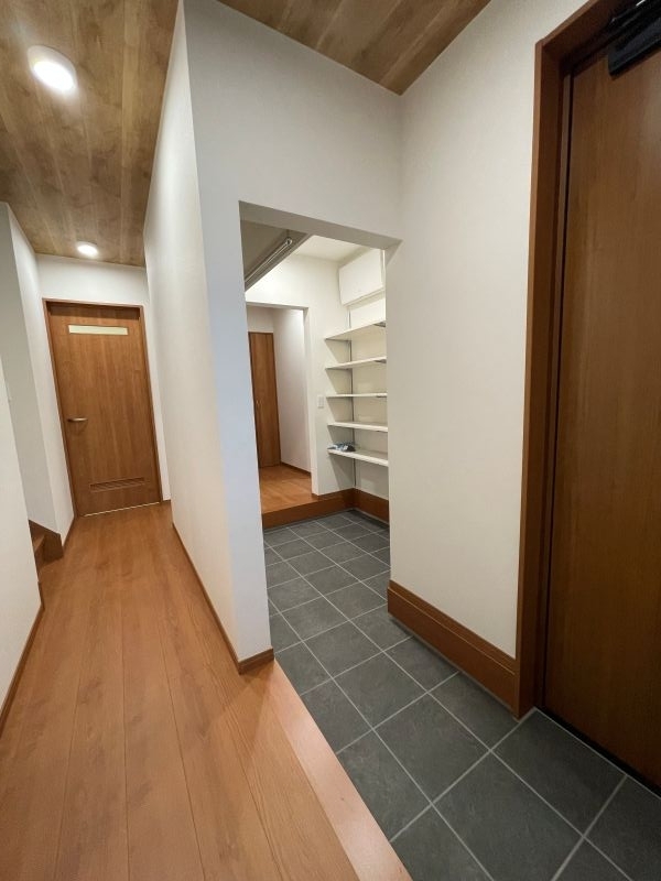 新築 玄関 玄関壁タイル 新潟